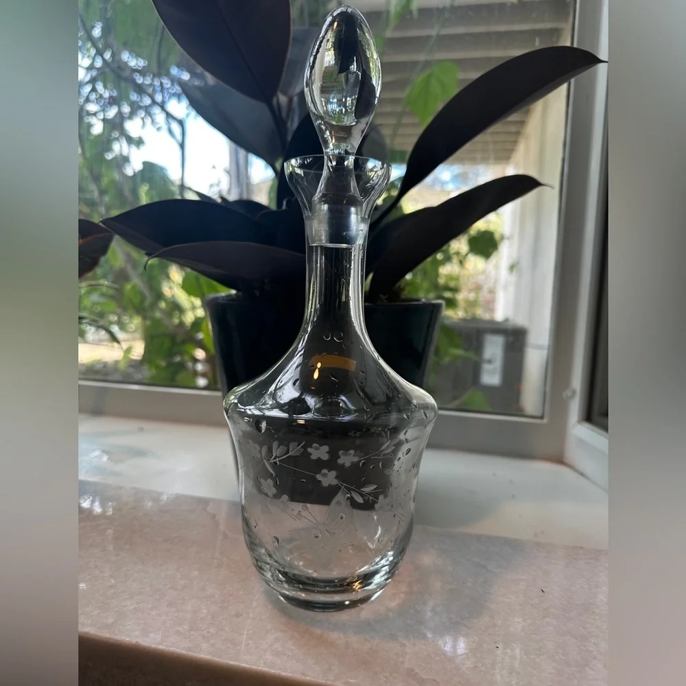 Vintage toscany Romania hand blown and etched decanter. Butterfly design
